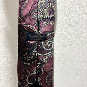 Vintage Oscar de la Renta Burgundy and olive green Paisley Tie